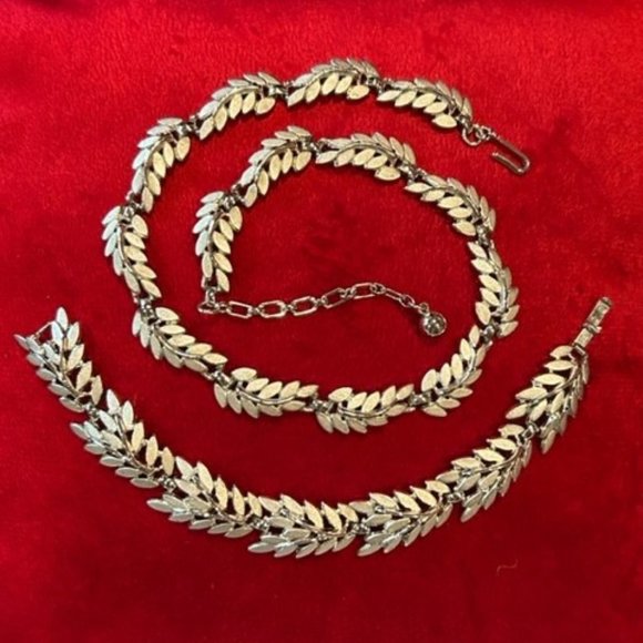 VTG CROWN TRIFARI Brushed Silver Leaf Link Bracelet Choker Necklace SET - Picture 2 of 9